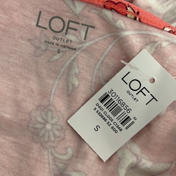 NEW The Loft Outlet Low V Neck Sleeveless Front Knot Shirt Size Small - Picture 2 of 6